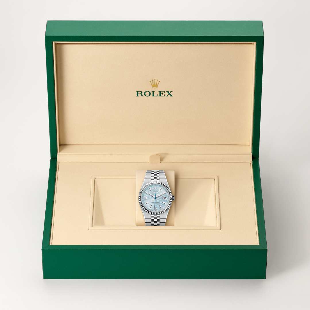 Rolex Land-Dweller 40 Oyster, 40 mm, platinum M127336-0001