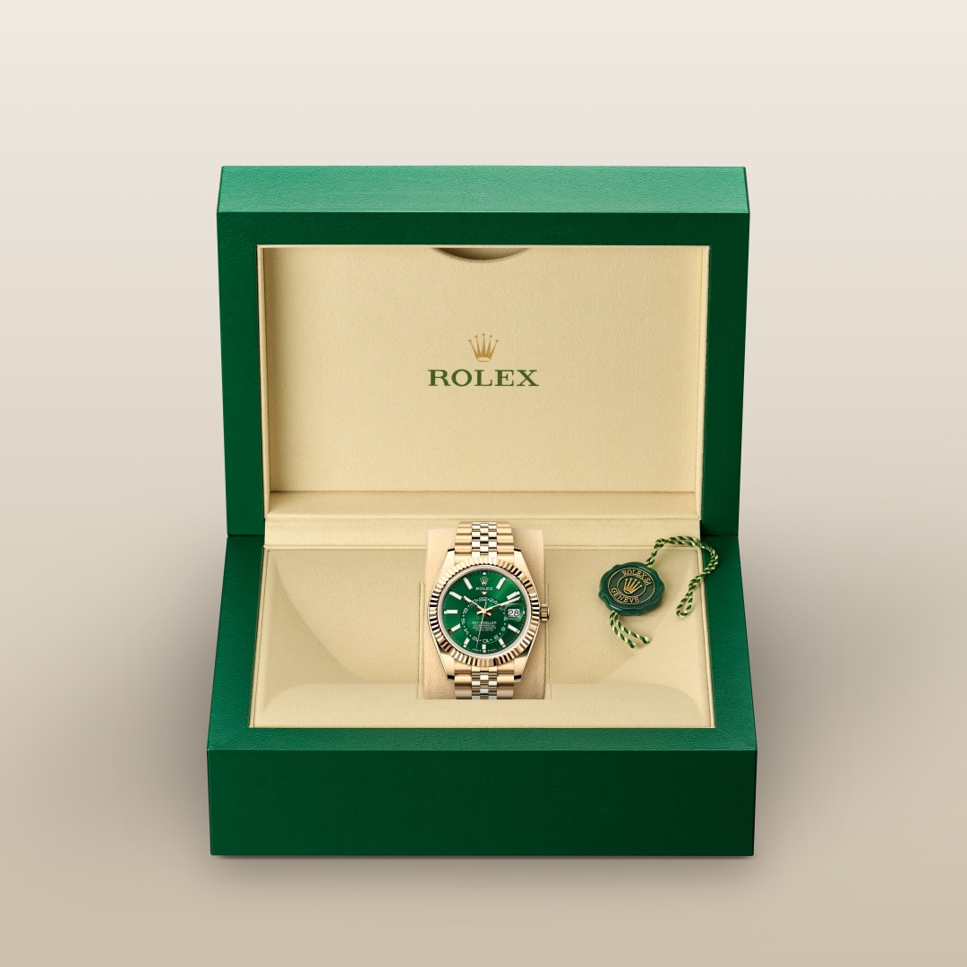 Rolex Sky-Dweller Oyster, 42 mm, yellow gold M336938-0008