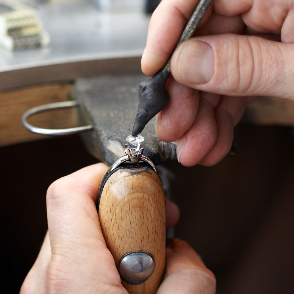 For over 100 years, Wagner has been designing jewellery. 